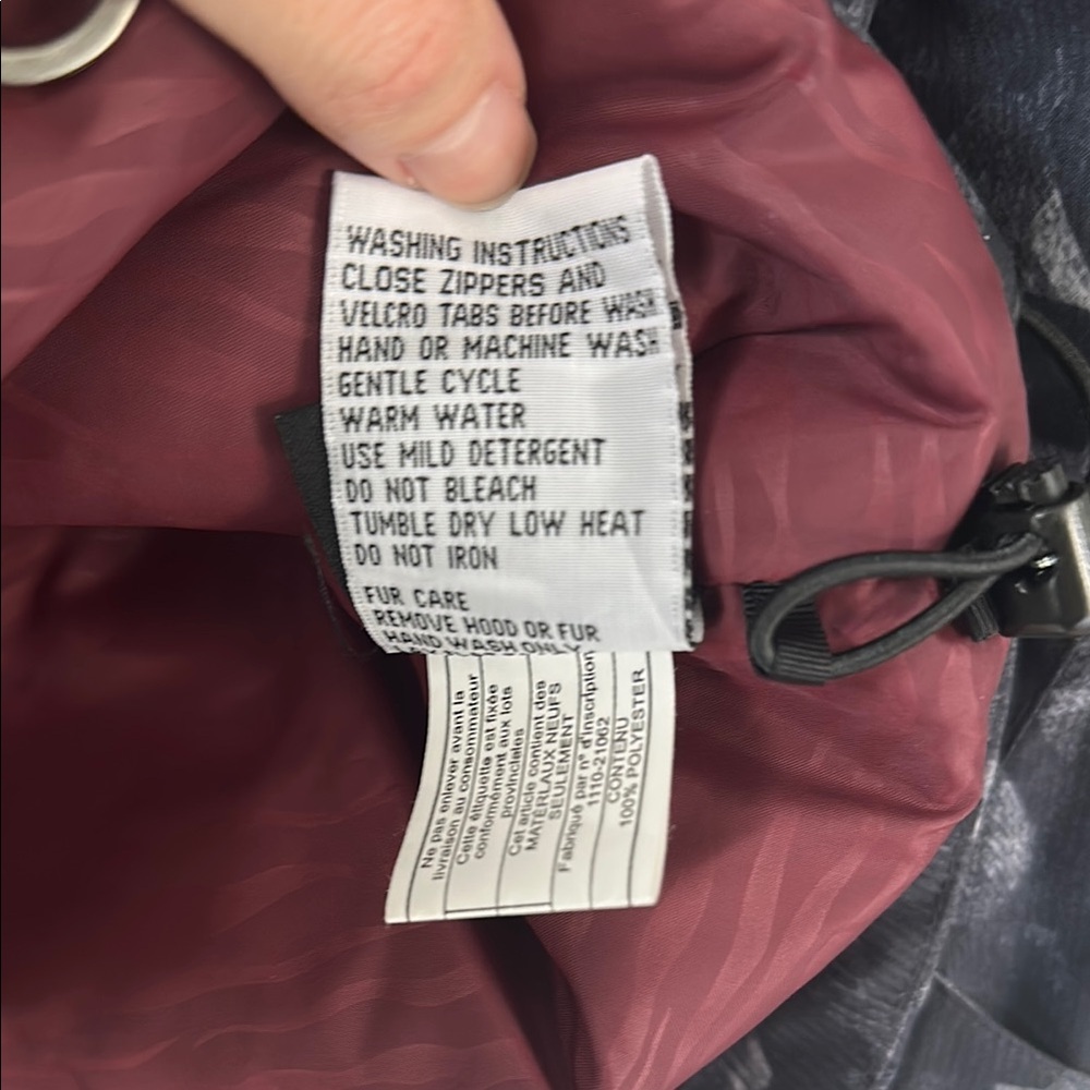 White and Black Ski / Board Pullover Snow Jacket - Picture 10 of 16
